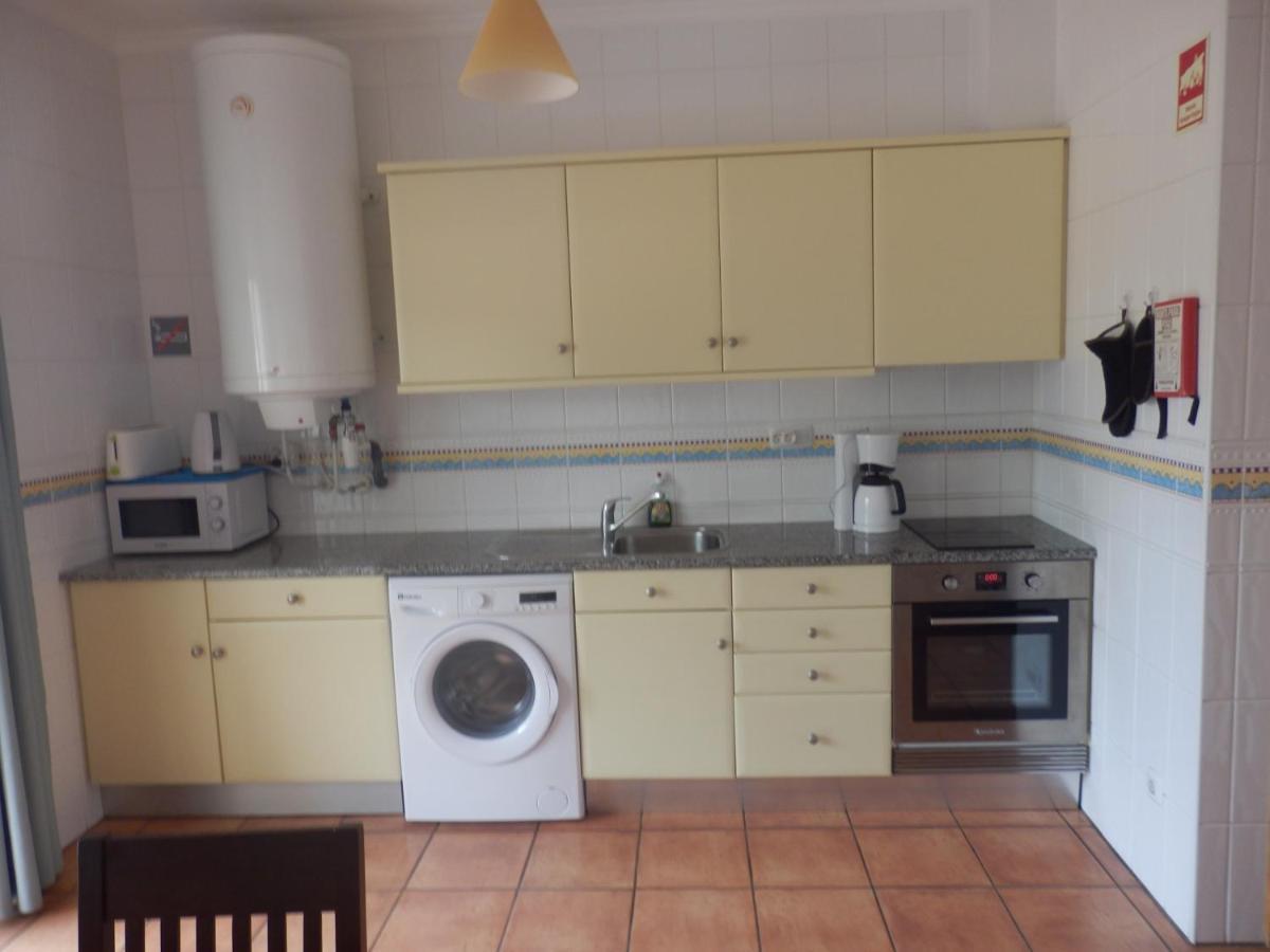 Bel appartement au bord de la mer de Porto de Mos Lagos Extérieur photo